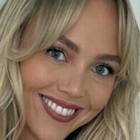 Annie Knight Nude